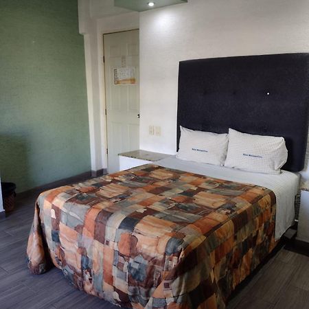 Hotel Metropolitan غوادالاجارا المظهر الخارجي الصورة