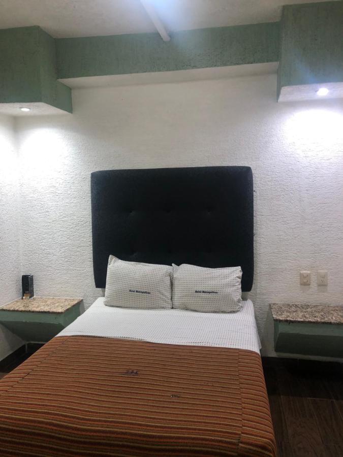 Hotel Metropolitan غوادالاجارا المظهر الخارجي الصورة