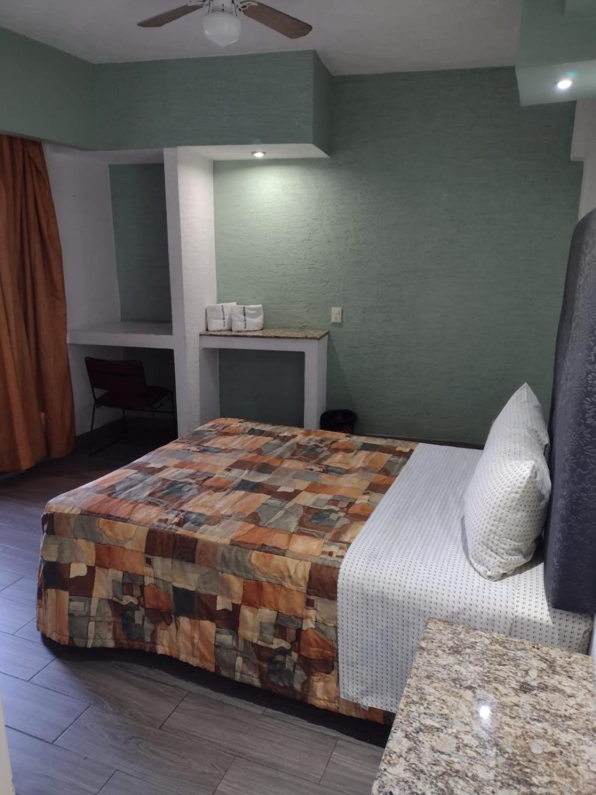 Hotel Metropolitan غوادالاجارا المظهر الخارجي الصورة