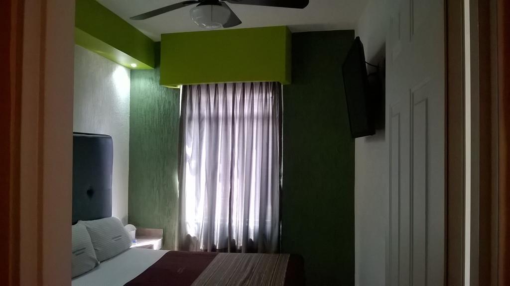 Hotel Metropolitan غوادالاجارا المظهر الخارجي الصورة